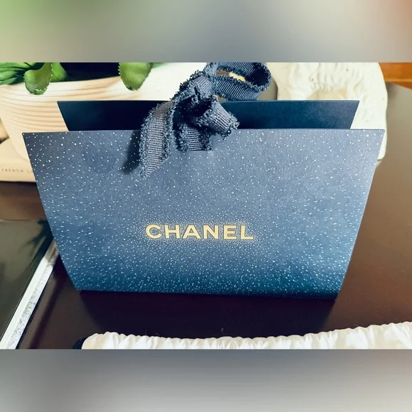 CHANEL Collections and Creations Book + Beauty Holiday 2025 Comet Charm and Bags - Picture 4 of 6